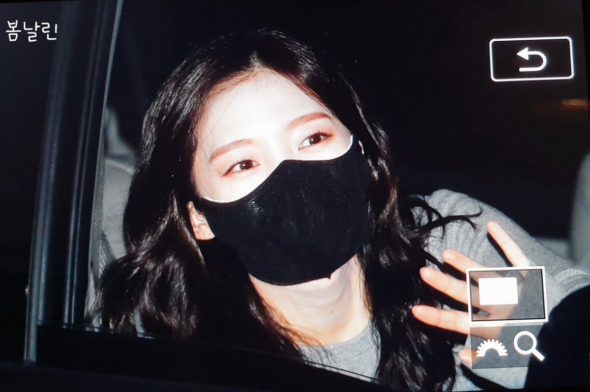 210312 뮤직뱅크 퇴근 오마이걸 아린 프리뷰

예원아 사랑해♡♡

<a href="/WM_OHMYGIRL/">오마이걸 (OH MY GIRL)</a> #오마이걸 #아린 #OHMYGIRL #ARIN #アリン
