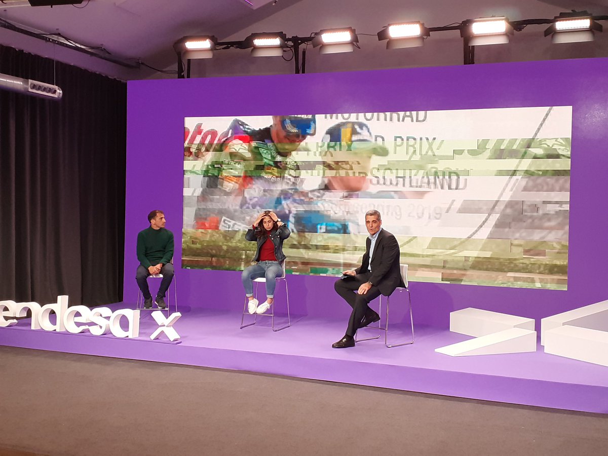 Juan_Garrigosa's tweet photo. En #eMobilityForEvolution de #EndesaX con @MariiaHerrera_6 🏍 y @marc_gene 🏎 que nos explican su experiencia de #movilidadelectrica en la alta competición. Gracias Pilotazos!! @Endesa https://t.co/o7xie8gyvS