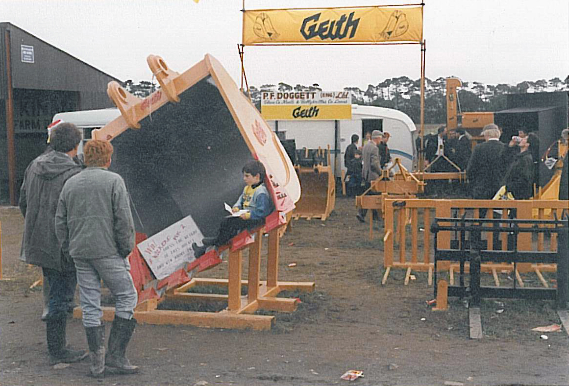 Geith_Intl's tweet image. Here are some throwback pictures from the archives. One from the Geith stand at the National Ploughing Championships  in 1990 and the other from a show in 1977. What was the first construction show you attended?
#geith #excavator #excavators #excavatorlife #excavatorattachments