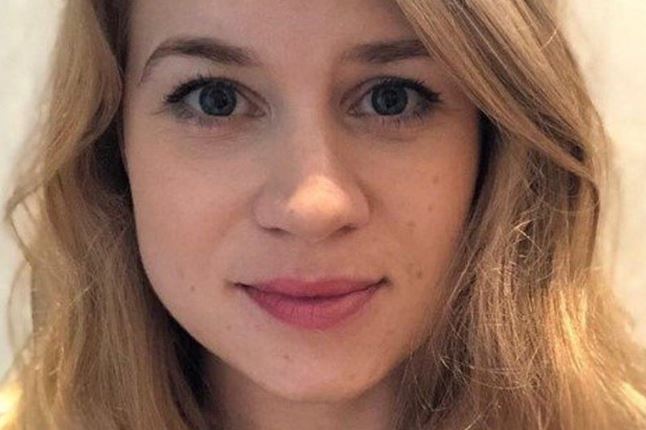 BBCNWT's tweet image. People in Manchester are being urged to light candles on their doorsteps tomorrow to remember Sarah Everard. A virtual vigil is also being organised by Right to Walk MCR. It says says streets should be safe for all women. @gmpolice says it'd welcome more officers to protect women