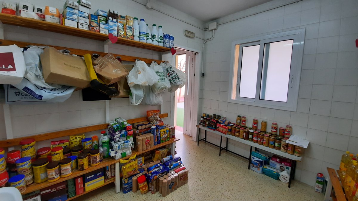 FEDACSantAndreu's tweet photo. Sense paraules! Bravo alumnes de P5, ho esteu fent possible! #TUTopia #lideratges @BancAlimentsBcn #granrecapte #APS #projectesglobalitzats #orgulldalumnes #orgulldefamilies @AfaFedacSantAnd @EscolesFEDAC https://t.co/M1BqYrTFlb