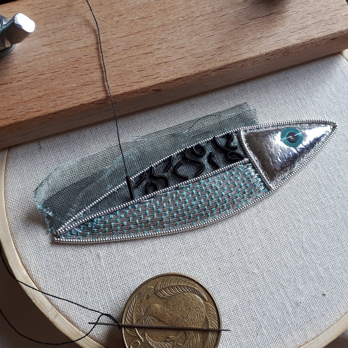 I love working on this part because it feels like I'm personalising my Hastings Mackerel to make it completely unique! Nearly finished now, then it will be ready to turn into a brooch. #embroidery #goldwork #goldworkembroidery #embroideryproject #embroiderykit #beckyhoggkit #fish