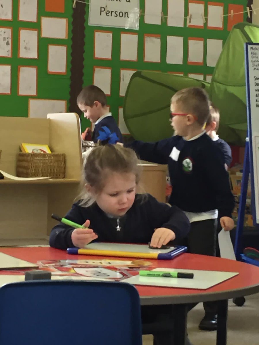 LaceyfieldsRec's tweet image. This week has been amazing! We have thoroughly enjoyed spending time with our children and they have clearly enjoyed spending time with each other @EarlyExcellence