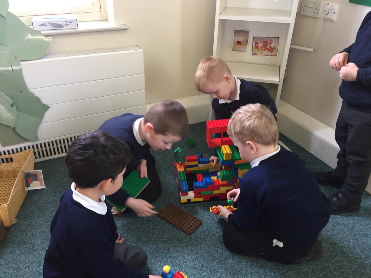 LaceyfieldsRec's tweet image. This week has been amazing! We have thoroughly enjoyed spending time with our children and they have clearly enjoyed spending time with each other @EarlyExcellence
