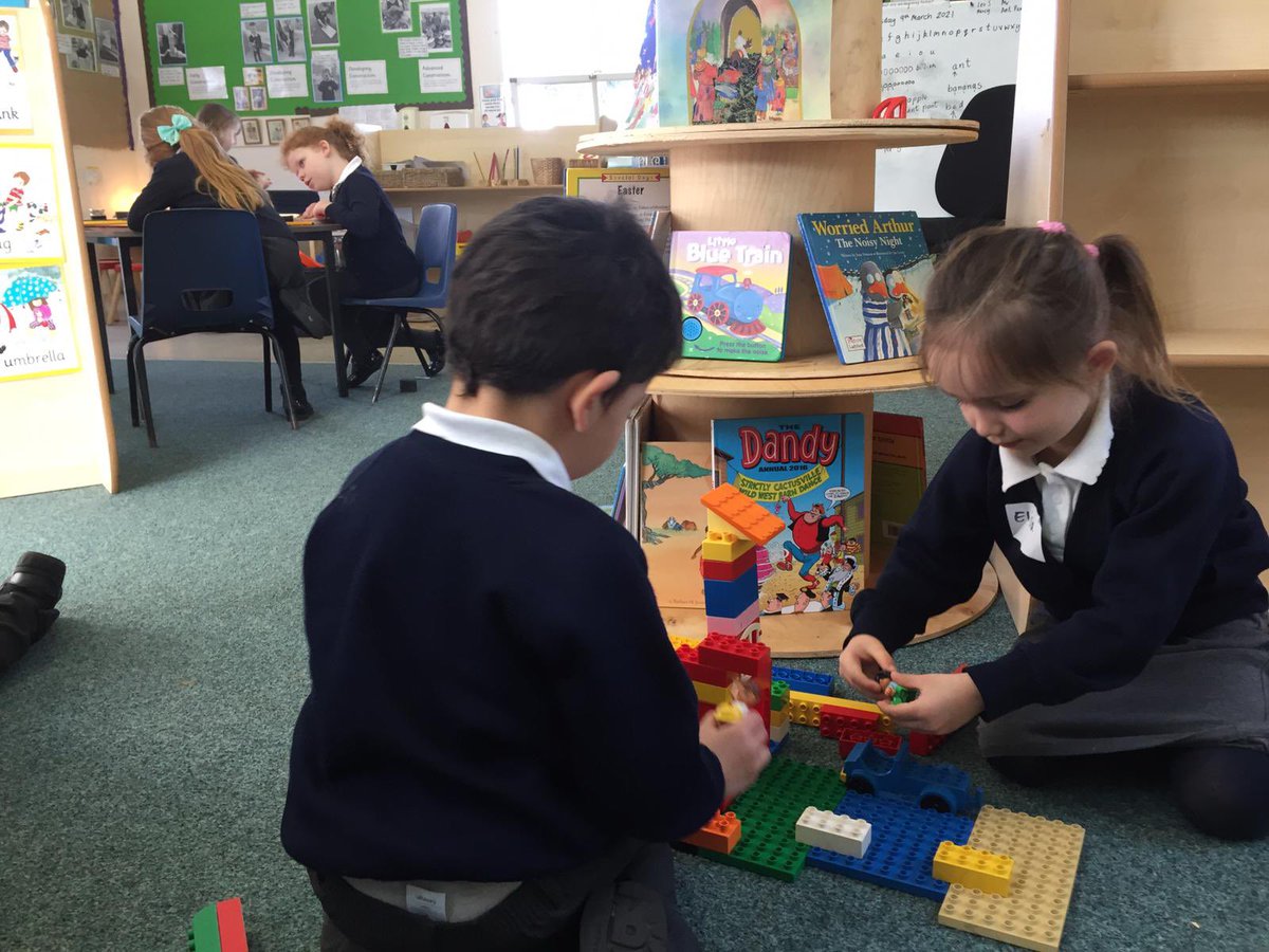 LaceyfieldsRec's tweet image. This week has been amazing! We have thoroughly enjoyed spending time with our children and they have clearly enjoyed spending time with each other @EarlyExcellence