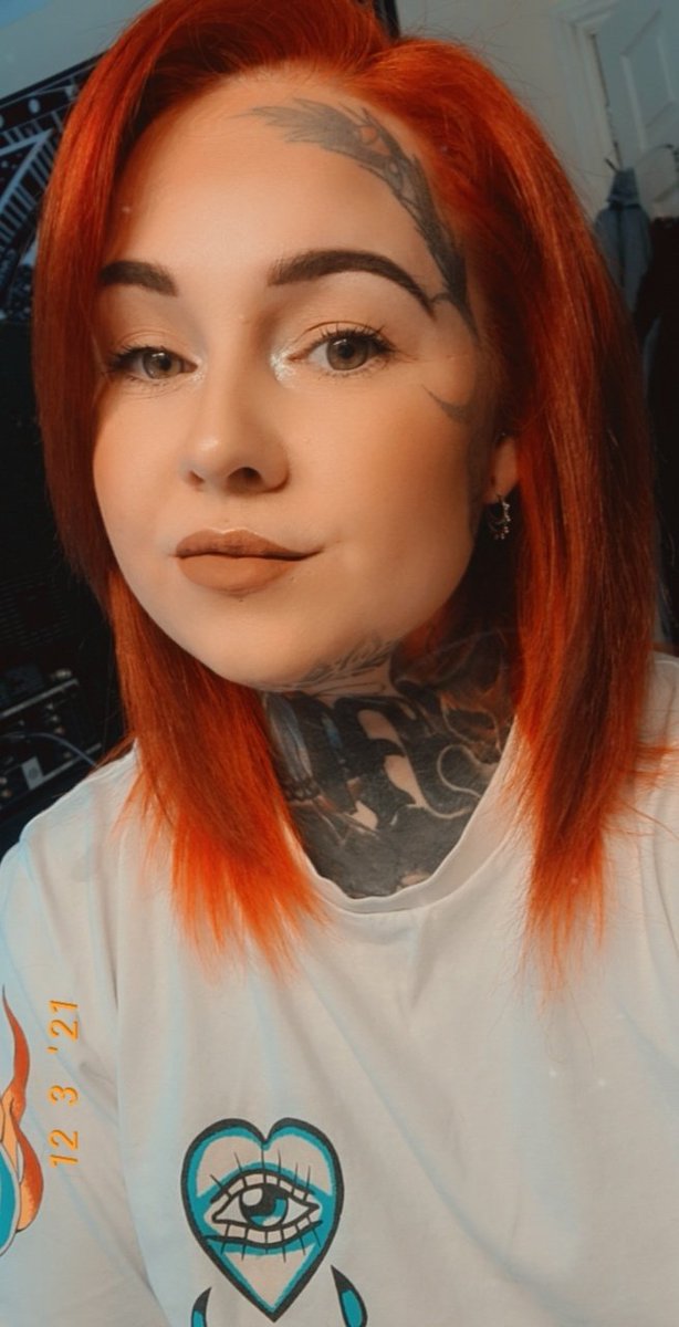 corrie207's tweet photo. Wanted to be back in work so bad this month 😫😩 #tattooist #orangehair #closecontact #welshartist #missingwork #fuckcovid https://t.co/m8Y4KA243t