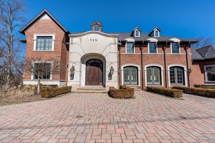 Dream home: Bloomfield Hills Colonial designed for luxury lifestyle bit.ly/3bCEq0D