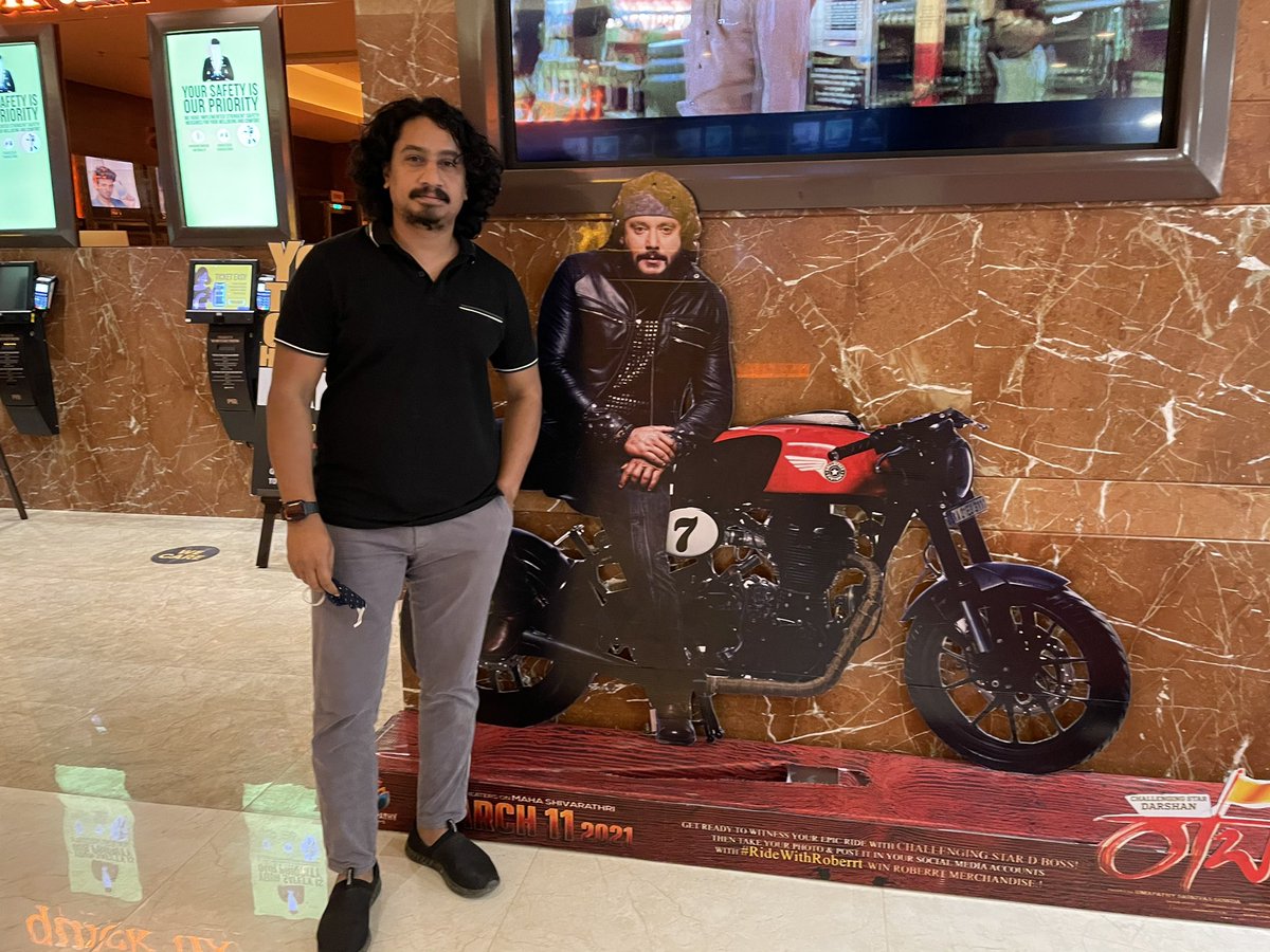ಸಿಂಗಲ್ ಸ್ಕ್ರೀನ್ನಲ್ಲಿ ಚಪ್ಪಾಳೆ, ಕೇಕೆ, ಶಿಳ್ಳೆ ಬಿದ್ರೆ  ಅದು ಮಾಸ್!!!
ಅದರ ಜೊತೆ ಮಲ್ಟಿಪ್ಲೆಕ್ಸಲ್ಲೂ ಇದೇ ಚಪ್ಪಾಳೆ, ಕೇಕೆ, ಶಿಳ್ಳೆ ಬಿದ್ರೆ ಅದು ಮಾಸ್ ಗೆ ಬಾಸ್!!! That’s the storm of DBOSS. 
I thoroughly enjoyed. Go and watch it with your family.
<a href="/dasadarshan/">Darshan Thoogudeepa</a> sir <a href="/TharunSudhir/">Tharun Sudhir</a> <a href="/umap30071/">Umapathy S Gowda</a>