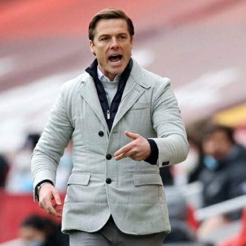 eugeneh84's tweet image. English Managers as pub regulars:
Scott Parker - after work drinker
Gakked up city boy. Only stopped off for one but 4 pints in and he's putting an order in and seeing who fancies a club later on. Loyal to the mrs but weekends are for the boys
Drinks: Stella/ double rum & coke