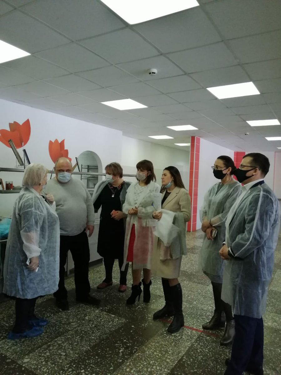 Сегодня проведен мониторинг деятельности общеобразовательных учреждений по вопросам организации питания учащихся 1-4х классов с участием представителей Общественной палаты г.о. Самара, депутатов Думы г.о. Самара и работников Департамента образования.