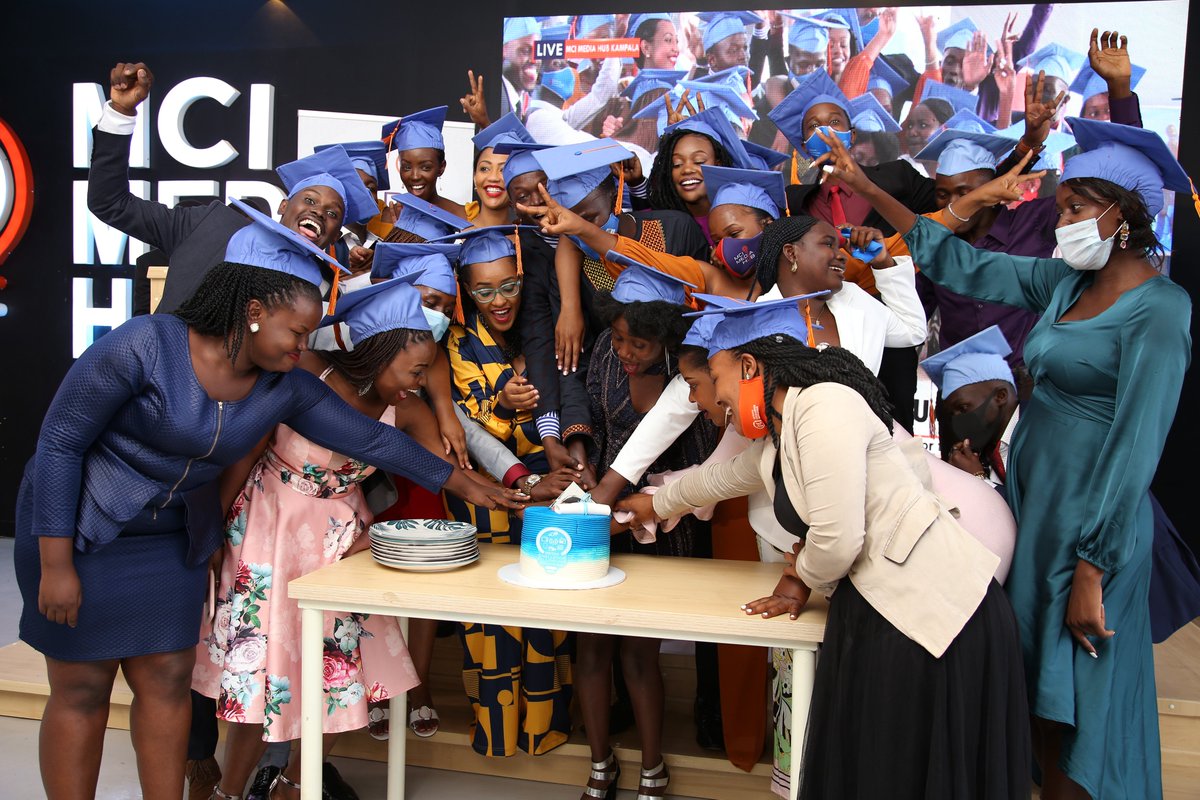 IMChallengeug's tweet photo. We wrap up the #MediaFellowshipUg Graduation with a cake-cutting ceremony to celebrate the 6 months of intensive multimedia journalism training of the 26 #NextGenJournalists.

The program was supported by @dw_akademie @KasUganda @usmissionuganda @EUinUG 

@Faizafabz @MarionApio https://t.co/JuMl70hvpW