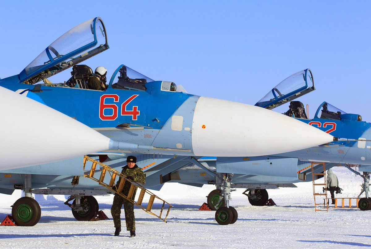 Истребитель су 33. Су 33 Североморск. Су-33 истребитель. Су-33 палубный истребитель. Су-33 борт 80.