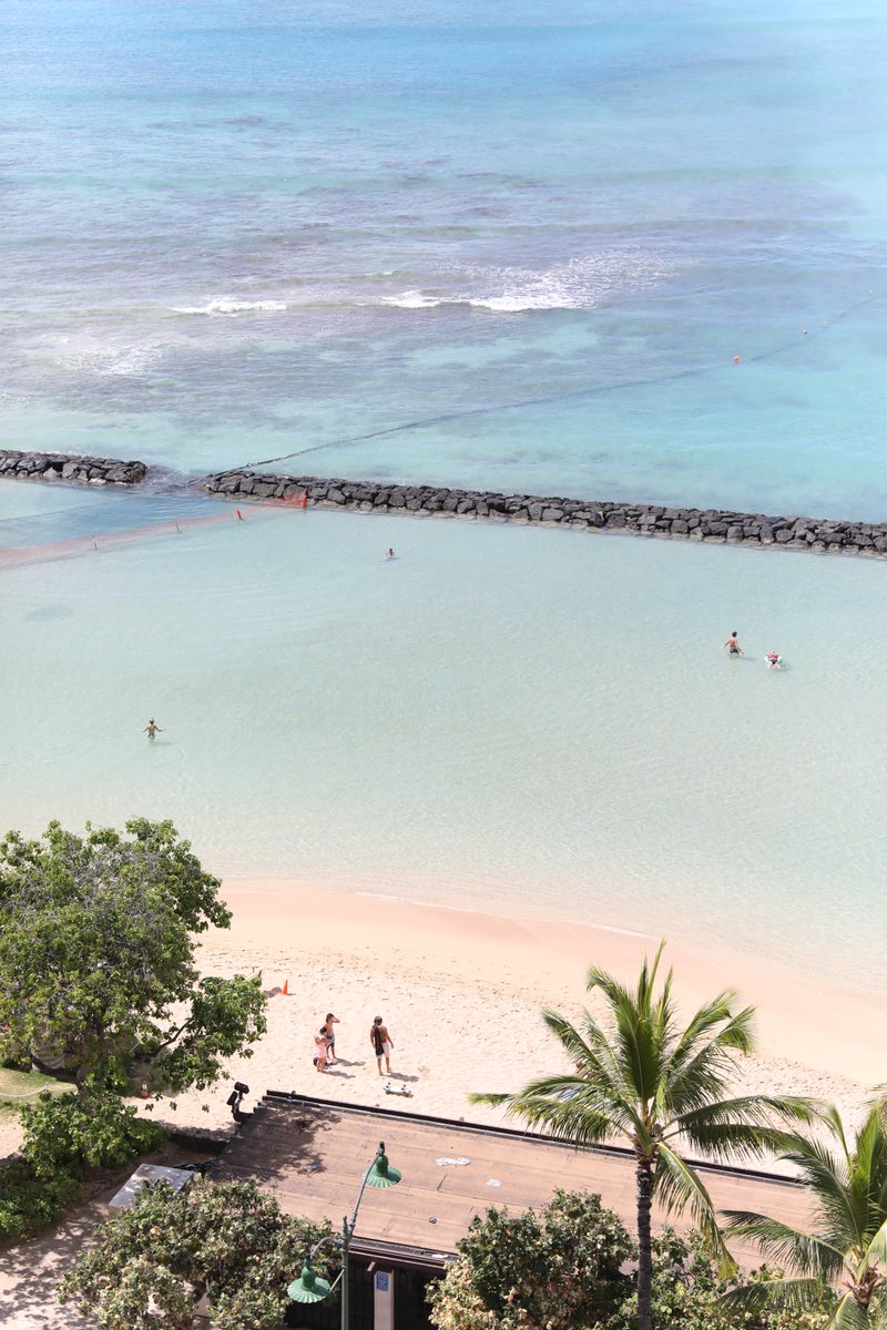 Soft hues from shore to sea.
.
photo: @justbree