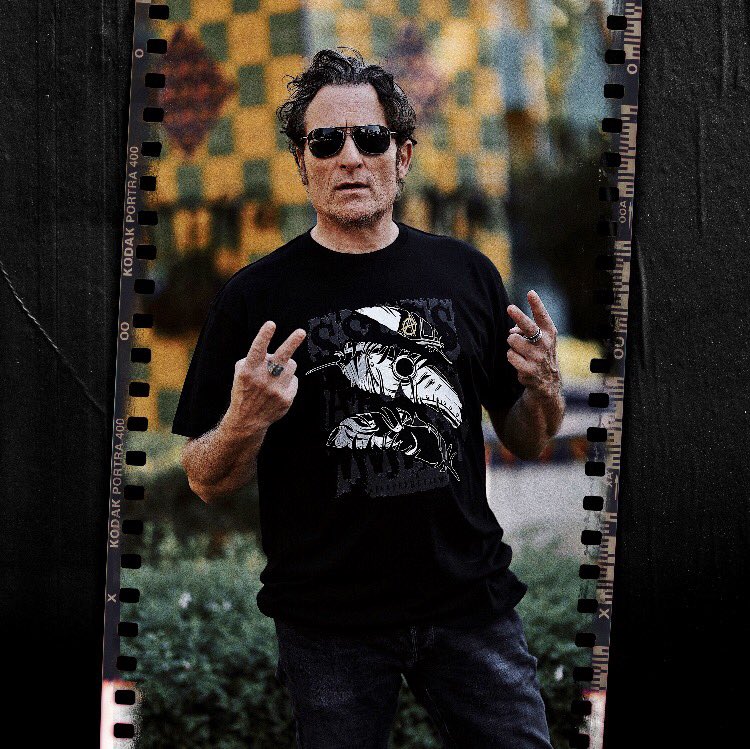 KimFCoates's tweet image. Happy Friday peeps. Have a beauty weekend PLEASE !!! SO, day 3 of Cezar’s drop of our amazing Merch .. not gonna be around much longer .. go to Standardprintshop.com   You won’t regret it .. @Theorossi #ReaperReviews #THEOryPod KC x