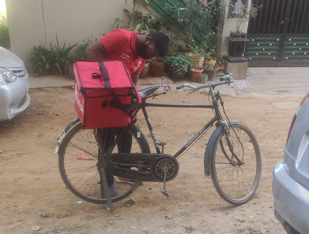 rkagasti95's tweet photo. Its okay if he is late....

#justiceforzomatoboy
#JusticeForKamaraj

@zomato @zomatoin @zomatocare https://t.co/yXFzI8cCpf