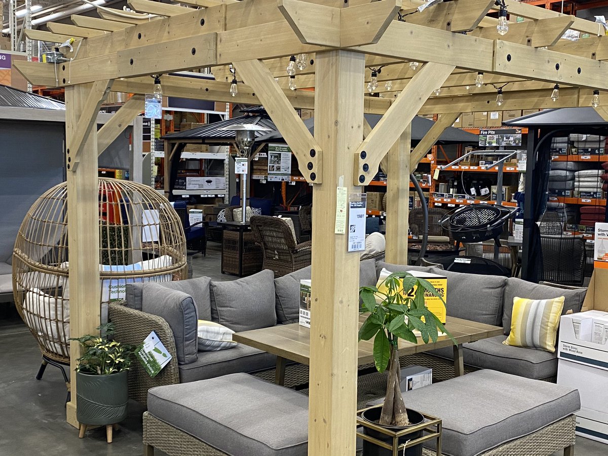 Michael Rowe tweet media