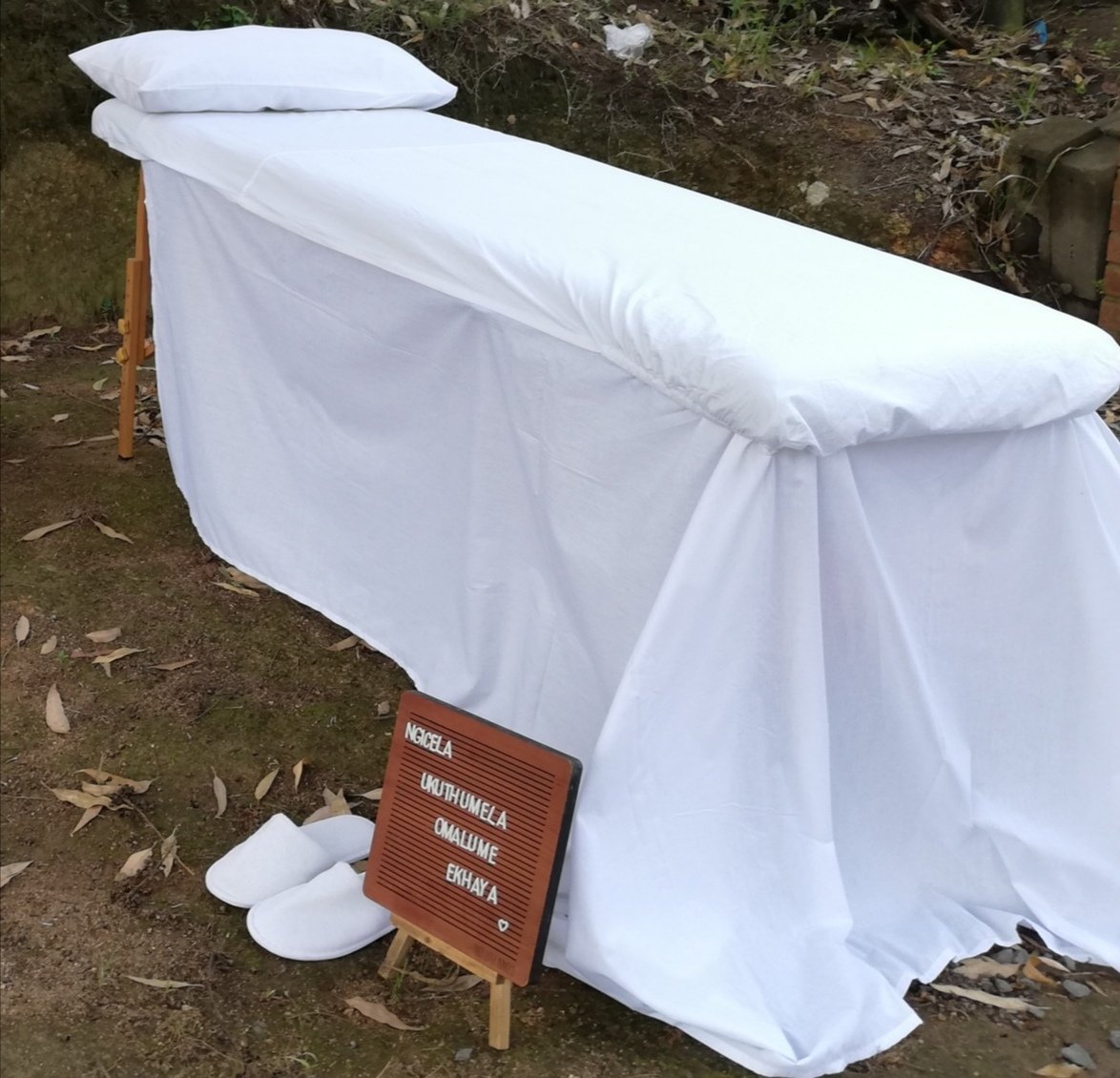 NONDZBEACHMASSG's tweet photo. Massage in the bush #massage #mobilespa #spa #durban #GirlTalkZA #GirlzTalkZa #girlsgettogether #pampersessions #pamperparties #inthewild #kzn #durban #DJSBU #SOMIZI #MOHALE #nomzamombatha https://t.co/SUq5CracZ1