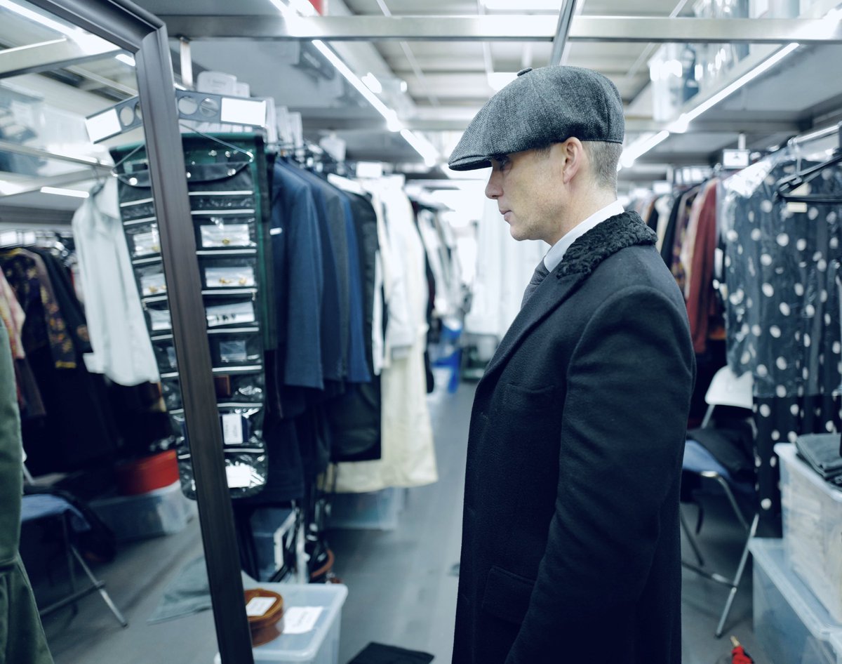 Behind the scenes with Cillian Murphy on #PeakyBlinders series 6

📷 Anthony Byrne