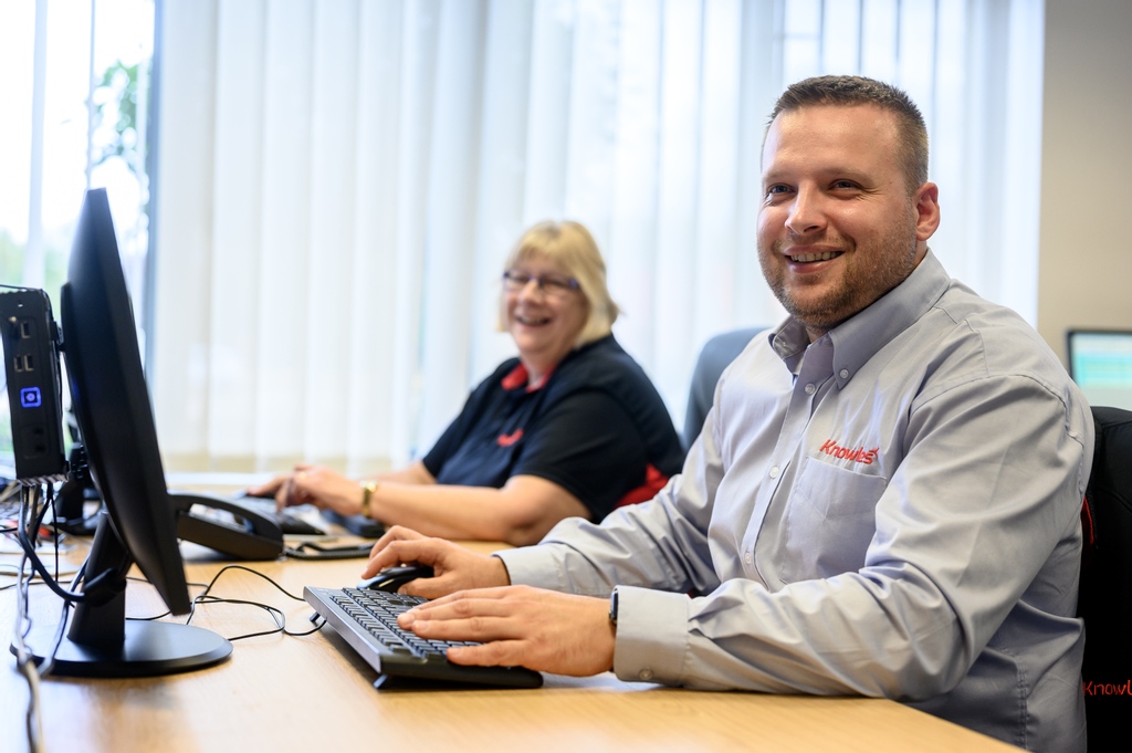 KnowlesLtd1932's tweet photo. Would you like to be part of dedicated and forward thinking team? At Knowles Transport, we're seeking a confident communicator with excellent customer service skills to join our team as Transport Administrator. Discover more about the role here: https://t.co/cBUuZxNXDV https://t.co/jSTQzneO8n