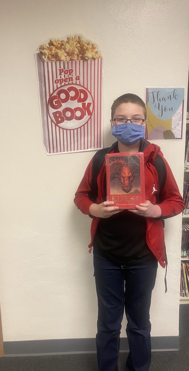 pcsd32's tweet photo. PCMS students at #D32 share their favorite books with us in honor of #missourireadinday. The schools of Perry County encourage everyone to read today &amp; visit their Facebook event at https://t.co/UePp2d9bsw to join the conversation about reading, literacy &amp; books. https://t.co/SC81etOWz1