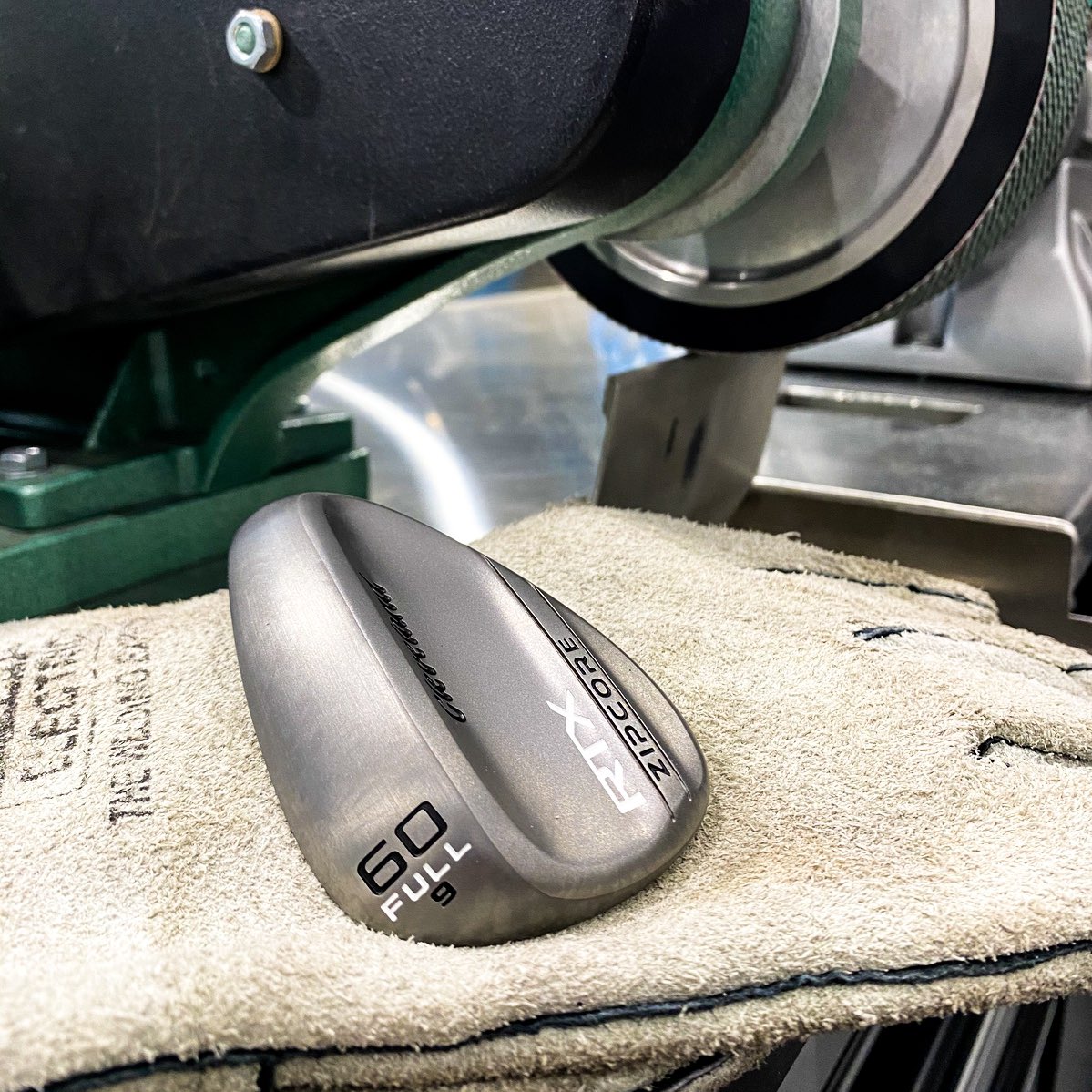ClevelandGolf's tweet image. With the RTX ZipCore Tour Rack, you can customize every detail of your wedge. Grind, color, engrave, and assemble to your exact specifications—just like the pros on tour.
#RTXZipCore