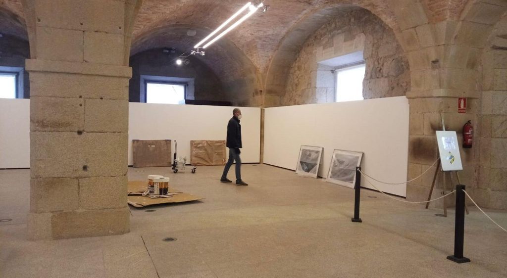 exponav's tweet photo. Os dejamos estas imágenes compartidas por @PasaporteRema sobre la instalación de la exposición #Pantoque, de Ramón Trigo y Eduardo Armada en el Museo de la Construcción Naval. ¡A partir del miércoles 17! https://t.co/w9FXGgjq8Y
