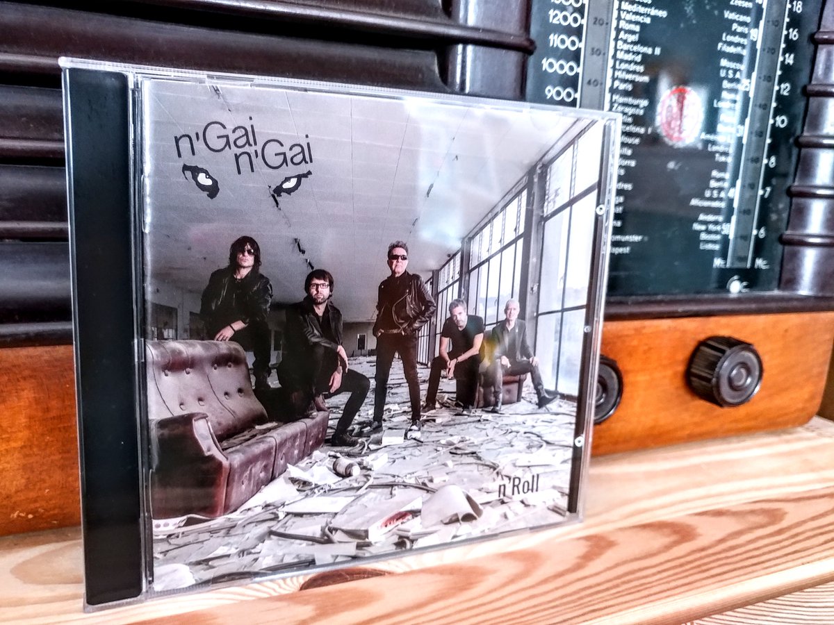 Mireu quin regal ens ha arribat!😍
De la mà del mateix cantant d'<a href="/nGainGai_rock/">n'Gai n'Gai - Rock</a>! És fàcil creuar-se amb Jordi Bastard si visiteu el centre de #SantIscleDeVallalta. 
Ja tenim el disc introduït a la continuïtat musical.
Cada dia hi ha menys motius per no sintonitzar-nos! 😜