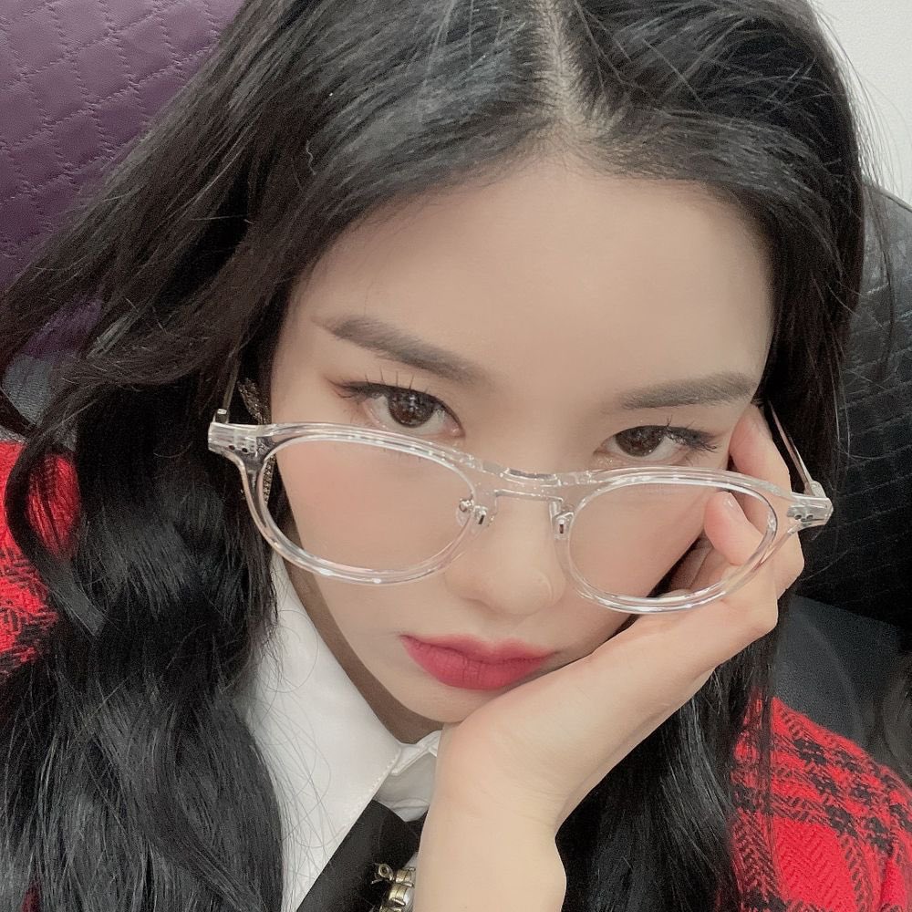ilyrom's tweet photo. hii guys im moving feel free to follow me there ^__^ @kagnbi https://t.co/Tbx1ngX94N