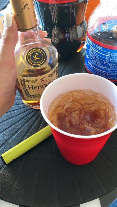 Watch nixxdee's leaked NSFW photo on TwXstars