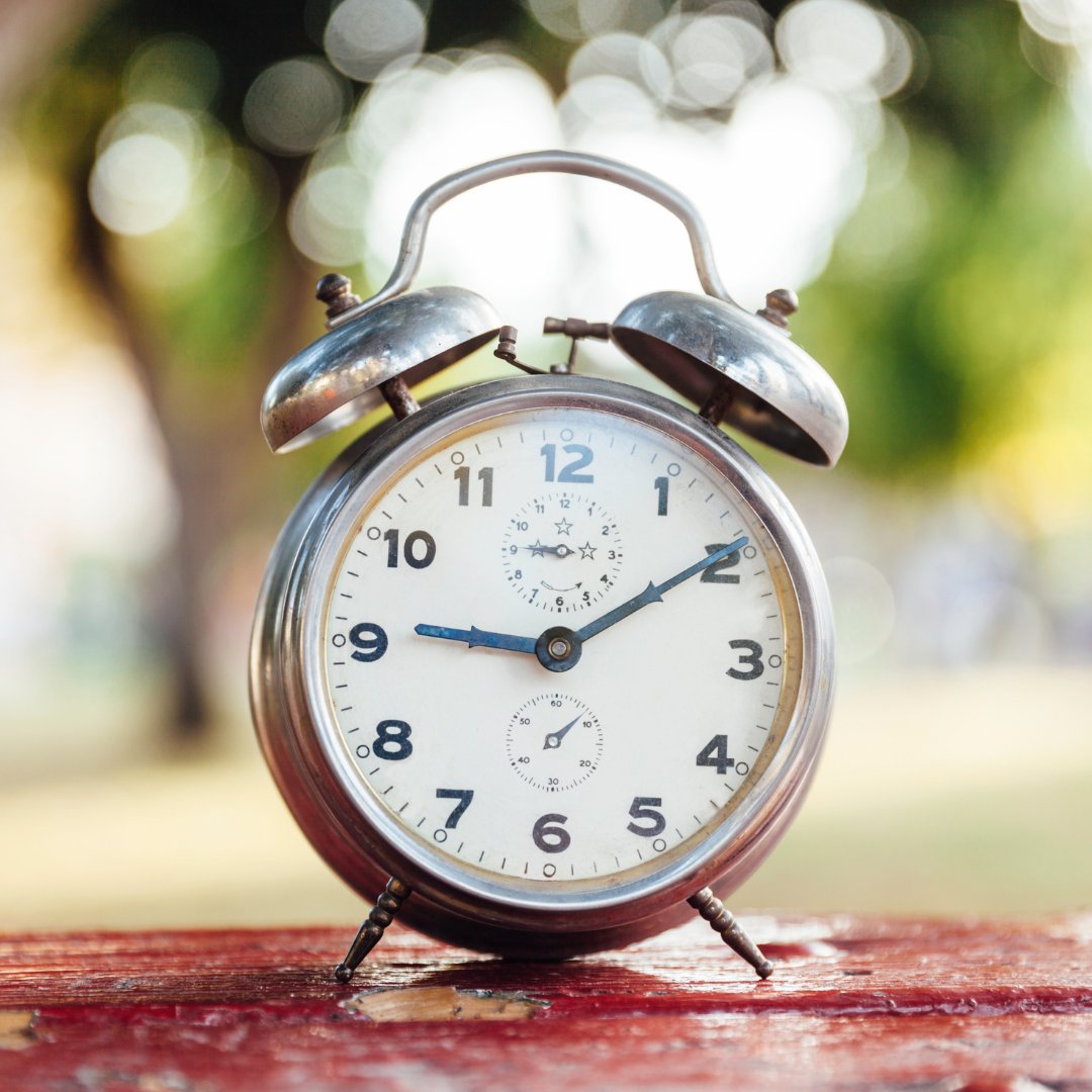 DiamondGranMarb's tweet photo. Don't forget to set your clocks forward this Sunday! 👀

#daylightsavings #spring https://t.co/NRC5sP7x8C