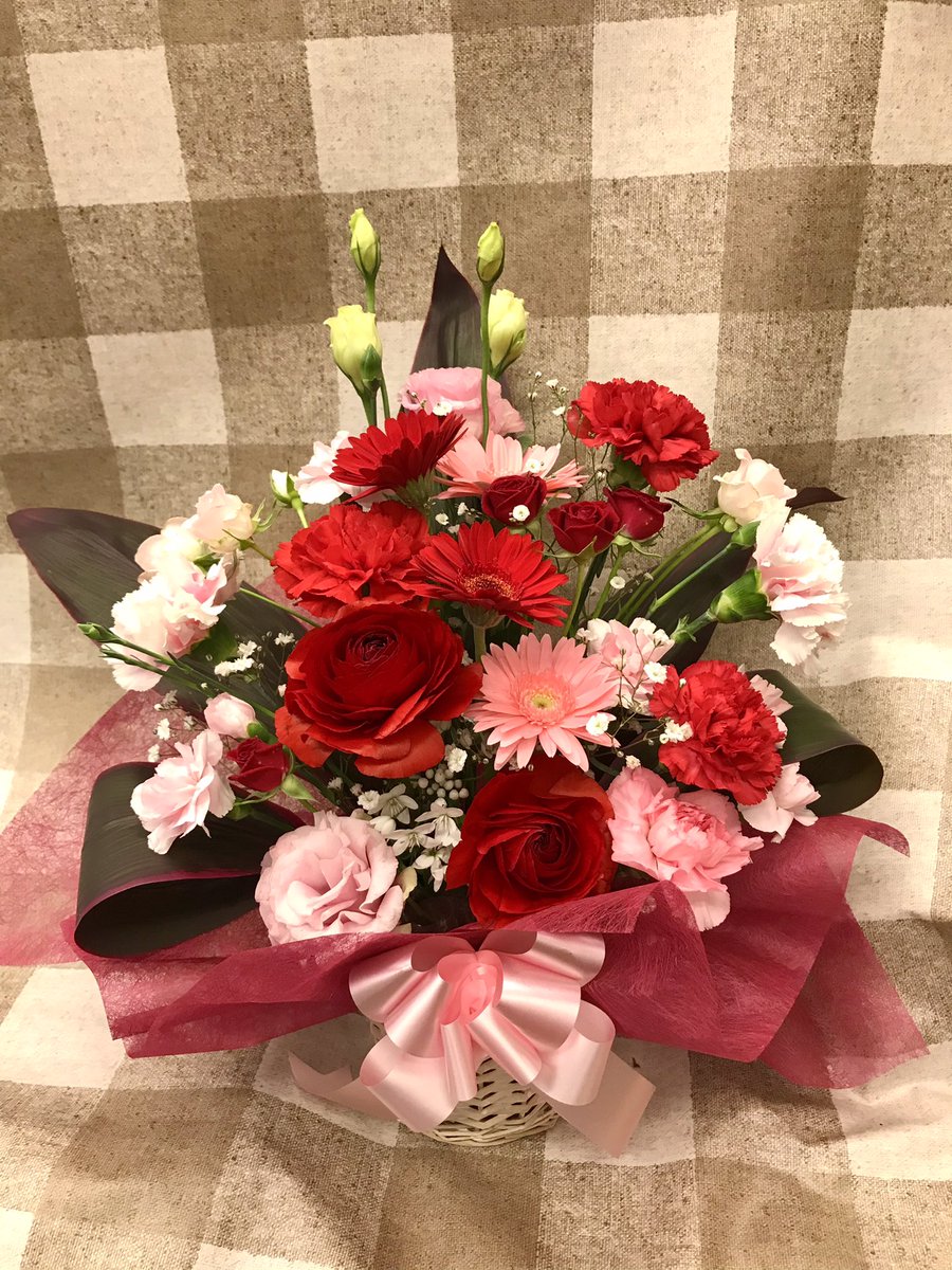 重美 今日のアレンジメント ルビー婚のお祝いと バレーボールの卒団のお花達 早くみんなでスポーツ出来る日が来ますように カインズ カインズ蓮田店 花のある暮らし 想いを形に アレンジメント ホームセンターのお花屋さん T Co 重美 今日のアレンジメント ルビー婚のお祝いと バレーボールの卒団のお花達 早くみんなでスポーツ出来る日が来ますように カインズ カインズ蓮田店 花のある暮らし 想いを形に アレンジメント ホームセンターのお花屋さん T Co