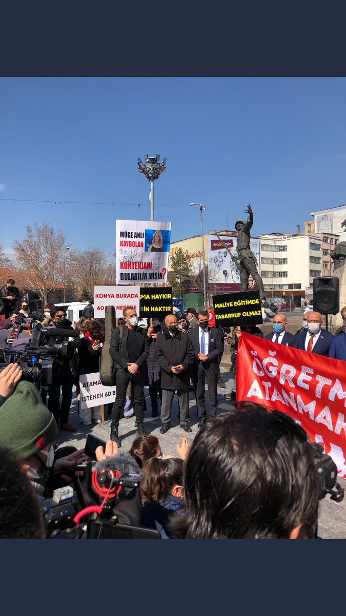 derdiyok_sinan's tweet photo. Buram buram emek kokuyor...

Geleceğin mimarları haklarını almak için meydanlarda...

#ÖğrtUlustaEk40bnUfukta https://t.co/Ete5GVPmj2