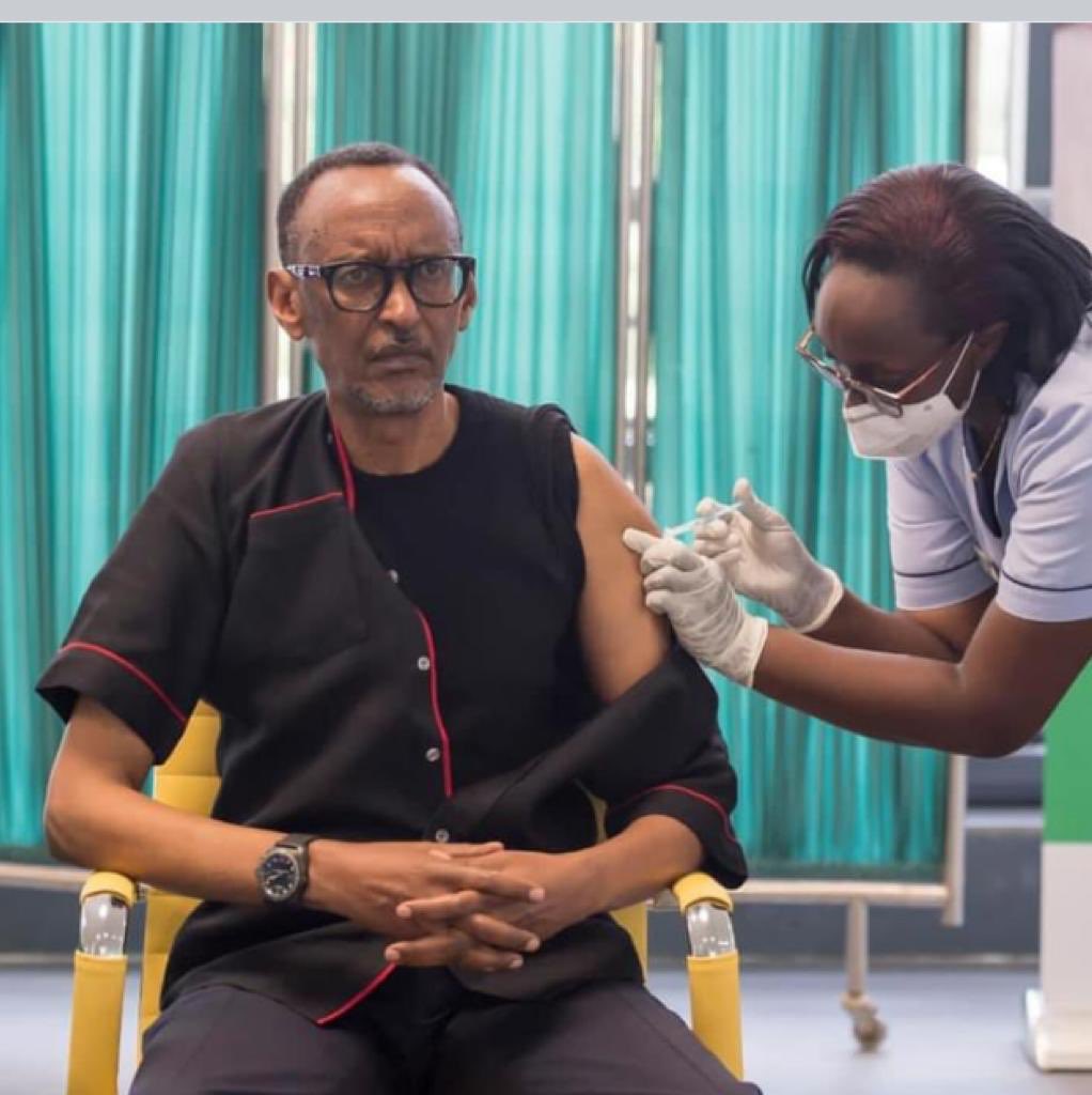 mmmicheni's tweet photo. That the vaccine shot is given at the shoulder is information in the public domain. 

Biden's &amp; Kamala's campaign teams told their bosses to dress appropriately. Our local leaders were kept aloof. 😐 https://t.co/m33hJLLa2b