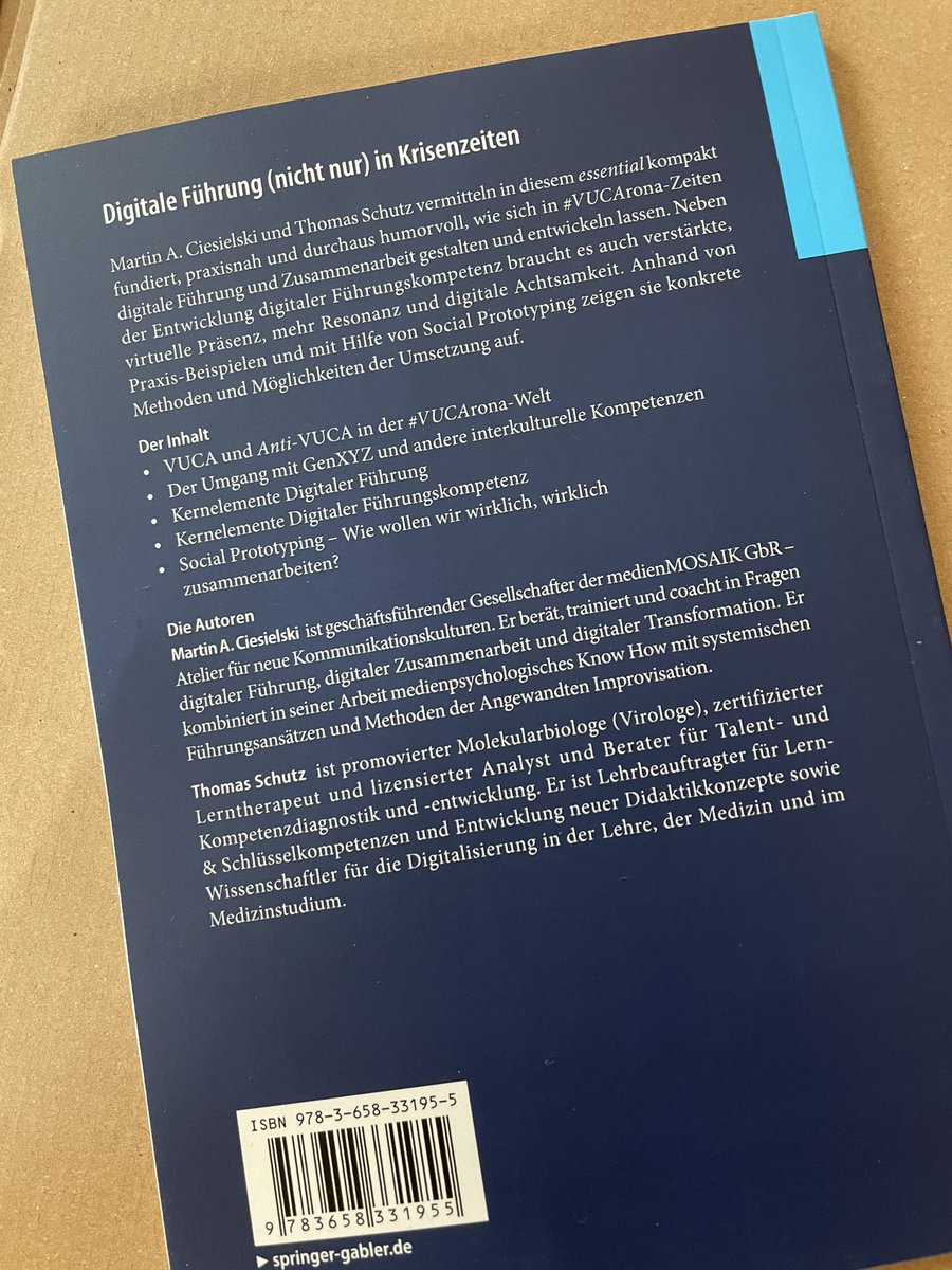 Digitale Führung tweet media