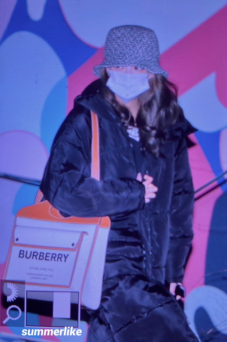 summerlike_lia's tweet photo. 210312 퇴근‼️
#리아 #ITZY https://t.co/K8aKPB3ugJ