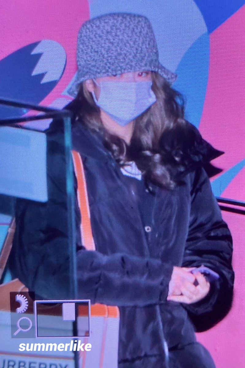 summerlike_lia's tweet photo. 210312 퇴근‼️
#리아 #ITZY https://t.co/K8aKPB3ugJ