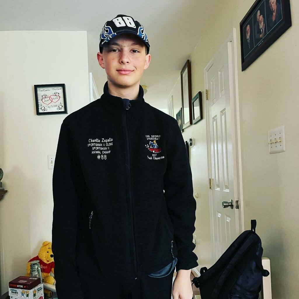 IlikeitFrantic's tweet image. Wow! When did he grow up?? First day of 9th grade orientation. Yes we’re almost done with the 9th grade but this is his first time in the school building. #firstdayofschool #firstdayofhighschool #firstdaybacktoschool instagr.am/p/CMUcKQCBxP3/