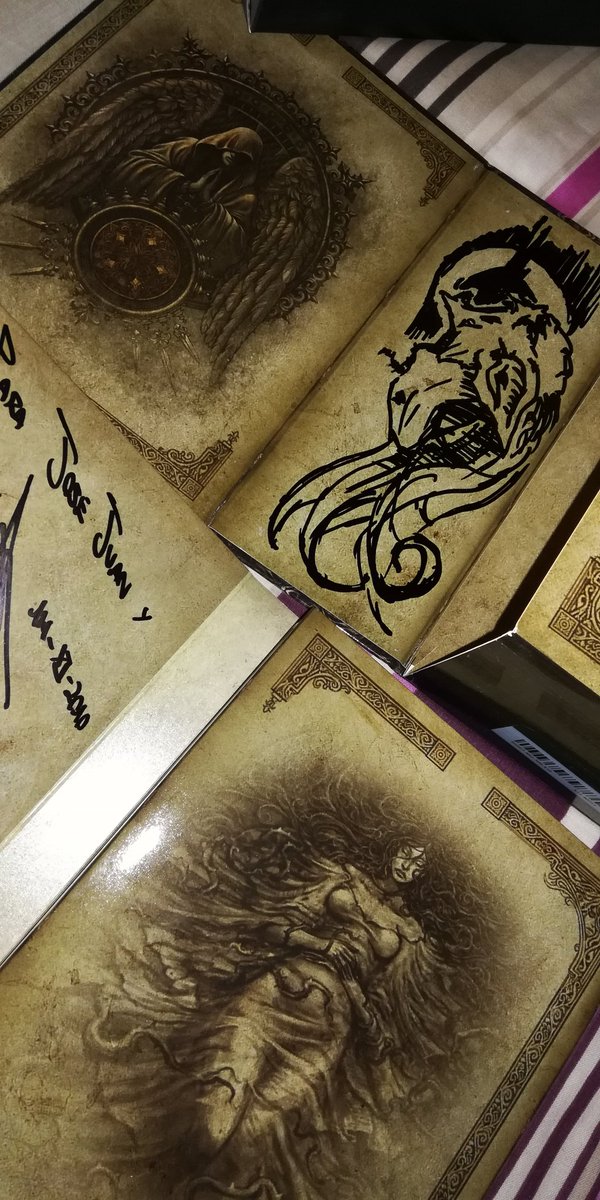 Jotas83's tweet photo. Hace tiempo que quería enseñaros mi edición coleccionista de verdad, donde en un salón del Manga, uno de lo creadores del arte del juego, me hizo un dibujo...
#Castlevania #LordofShadow @mercurysteam @Konami @Xbox @Xbox_Spain @XboxP3 #gamer https://t.co/EZ8sVRVfdj