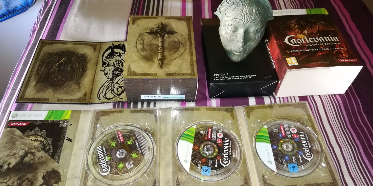 Jotas83's tweet photo. Hace tiempo que quería enseñaros mi edición coleccionista de verdad, donde en un salón del Manga, uno de lo creadores del arte del juego, me hizo un dibujo...
#Castlevania #LordofShadow @mercurysteam @Konami @Xbox @Xbox_Spain @XboxP3 #gamer https://t.co/EZ8sVRVfdj