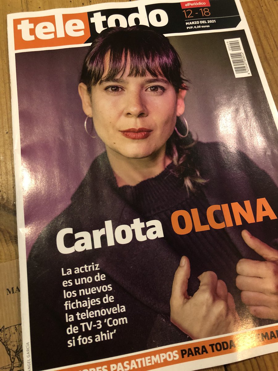 angelgarciafoto's tweet photo. De petit tenia fascinació per aquest suplement, avui publico en portada amb la gran actriu #CarlotaOlcina hi han publicacions que fan una il•lusió especial @elperiodico_cat #teletodo https://t.co/Dr32GbafXY