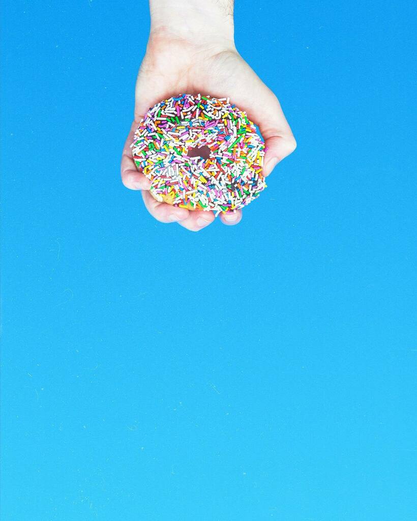 52frames's tweet photo. 💫Ben Aerssen submitted this delicious 🍩 titled “Get a Grip” for this weeks #52frames_negativespace album. Great shot @benaerssen 👏👏👏
🌟Week 10/2021
🌟Theme: Negative Space
🌟Selected by @devinschampagne
🌟Check out the entire album at … https://t.co/6WENLWFA2n https://t.co/ea1TRKB8Wy