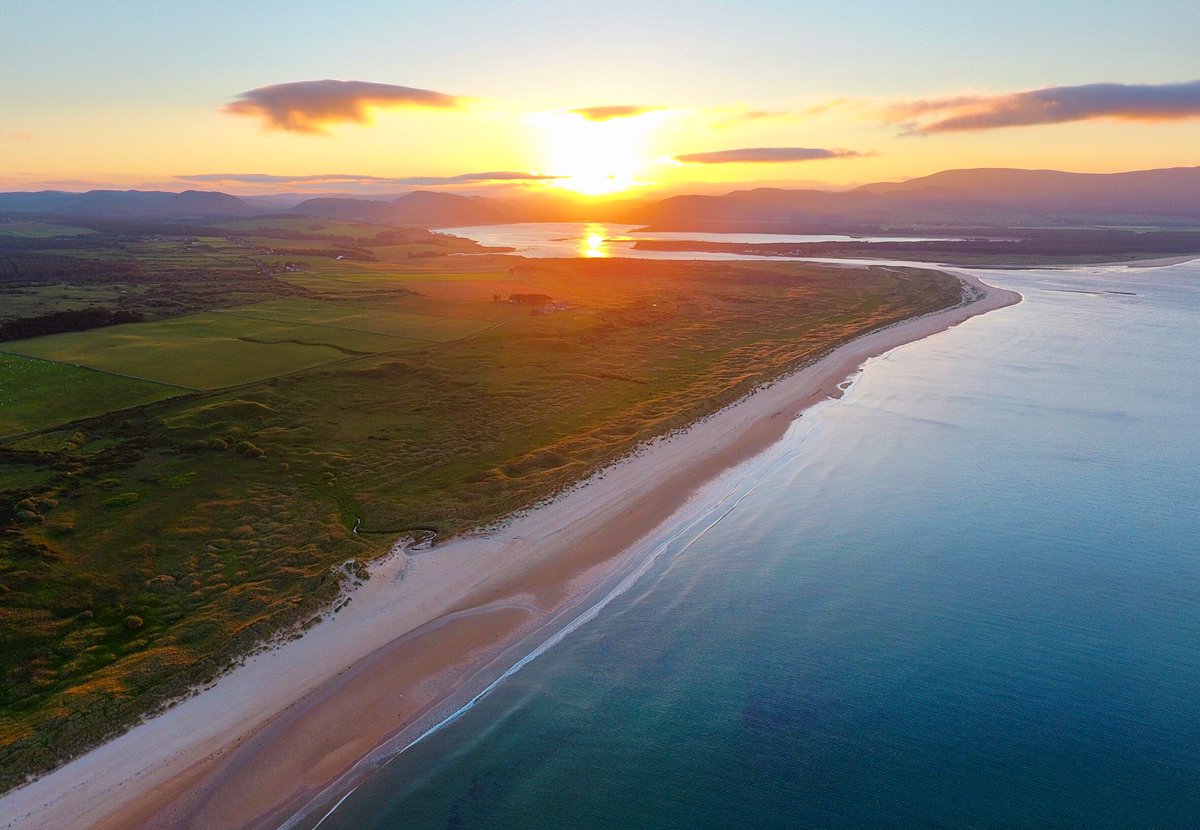VentureNorthSco's tweet photo. We thought about posting an April Fools, but we thought you might enjoy this unbelievably stunning shot of Embo Beach and Loch Fleet more! Thanks csa_adventure IG.

#venturenorth #caithnessandsutherland #aerialphotography #embobeach #lochfleet #naturalscotland #sunset #YCW21 https://t.co/YwHReP876k