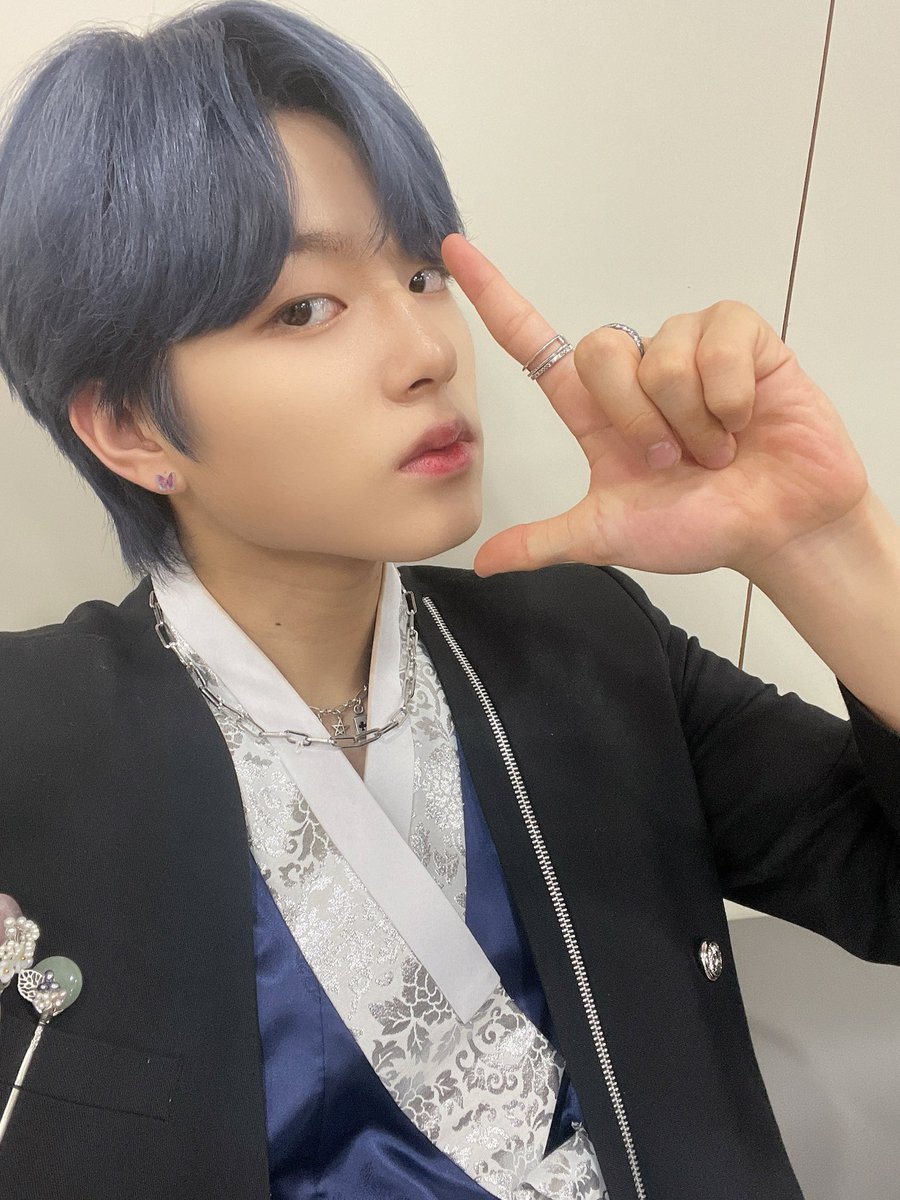 GHOST9OFFICIAL's tweet photo. [#이진우] 

오늘 무대는 조금 아쉬워서 내일은 힘내서 더 멋있게 잘 해볼게요!!ㅎㅎ https://t.co/2yUgmFx8eR