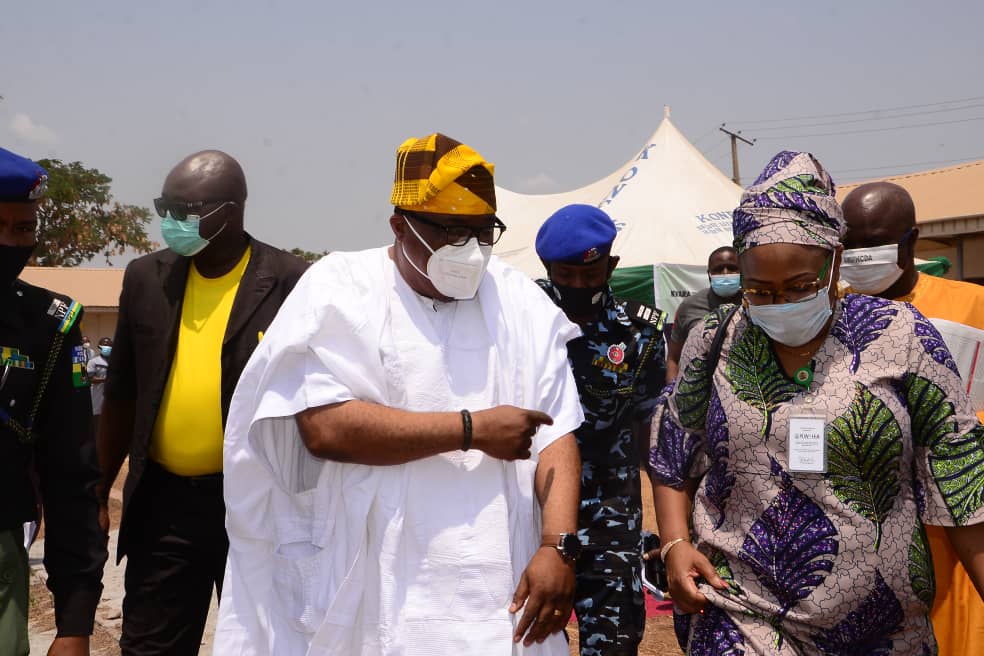 RealAlabiKayode's tweet photo. Kwara State has taken a huge step in the fight against the deadly Corona virus.

His excellency, @RealAARahman today flagged off the vaccination against covid-19 virus in Kwara state. https://t.co/arXaQvwUpz