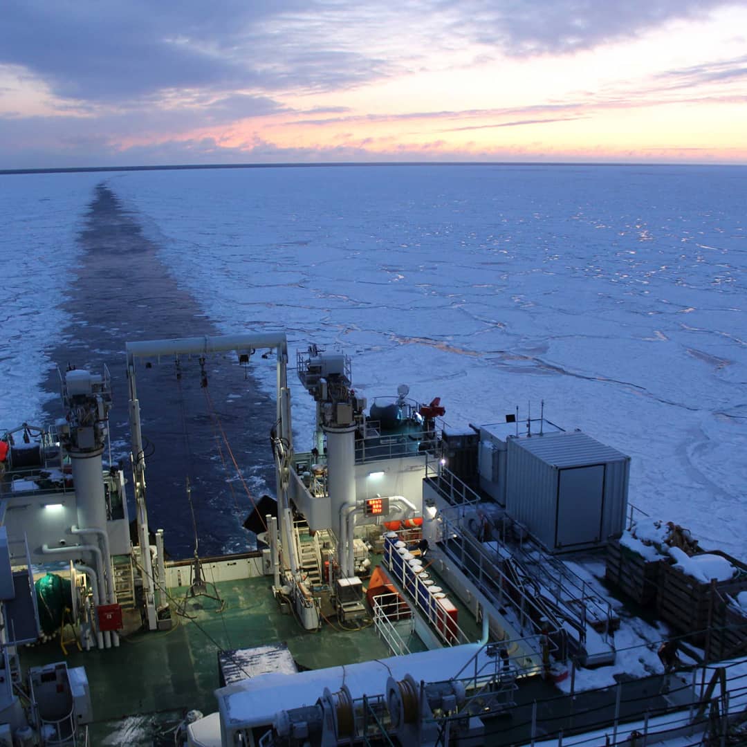 OceanSeaIceNPI's tweet photo. Breaking into the North: Norwegian icebreaker #RVKronprinsHaakon makes her way through the sea ice in the northern Barents Sea studying the climate system and ecosystem processes along the way. Read more here: https://t.co/Ni6RQm4ynE https://t.co/qBuHZyBcBg