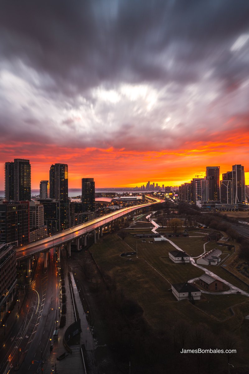 Last night’s storm/sunset 🌇 #toronto <a href="/weathernetwork/">The Weather Network</a>    instagram.com/p/CMTKkMmh5Kg/