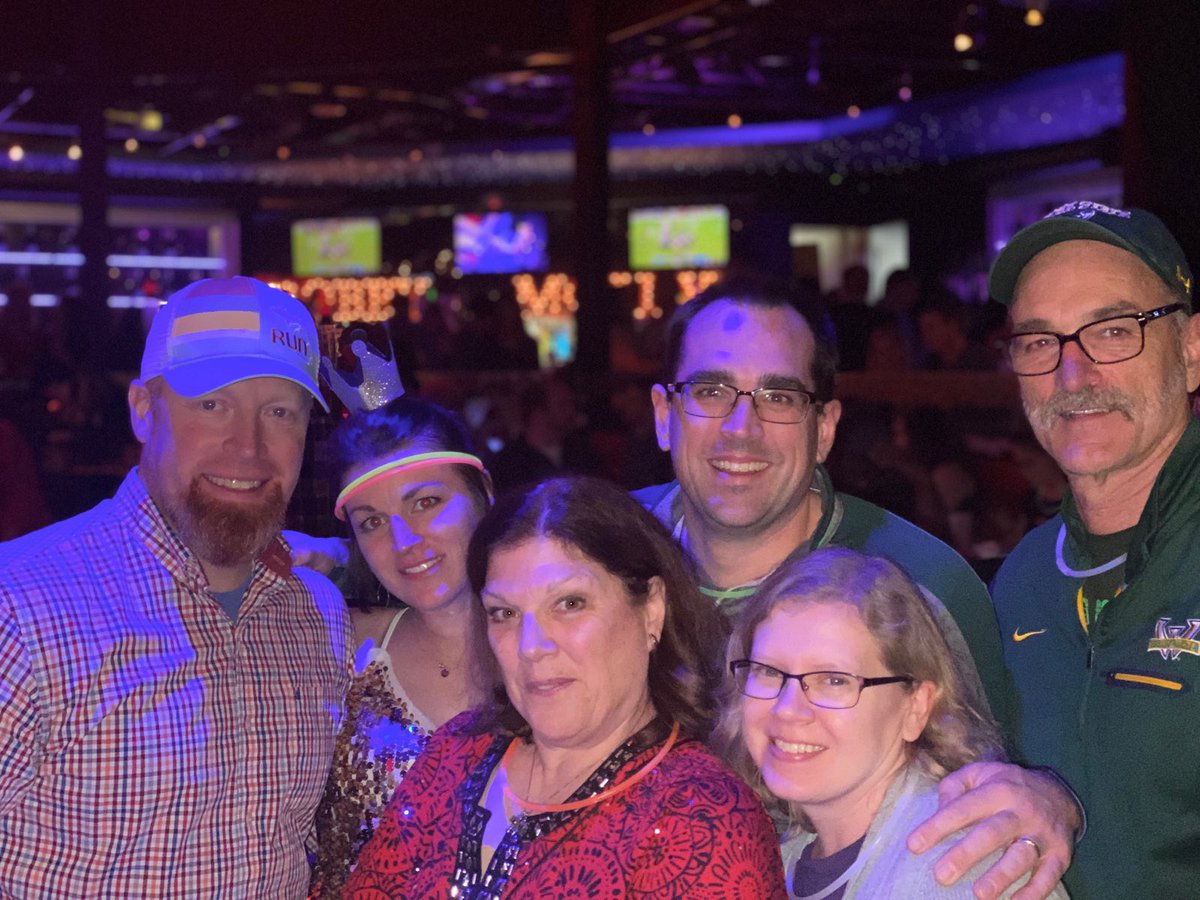 backuspf's tweet photo. @thebrandedgirl Jan 10 2020. 40th bday party at dueling pianos in DC. https://t.co/pupv3hqtvI