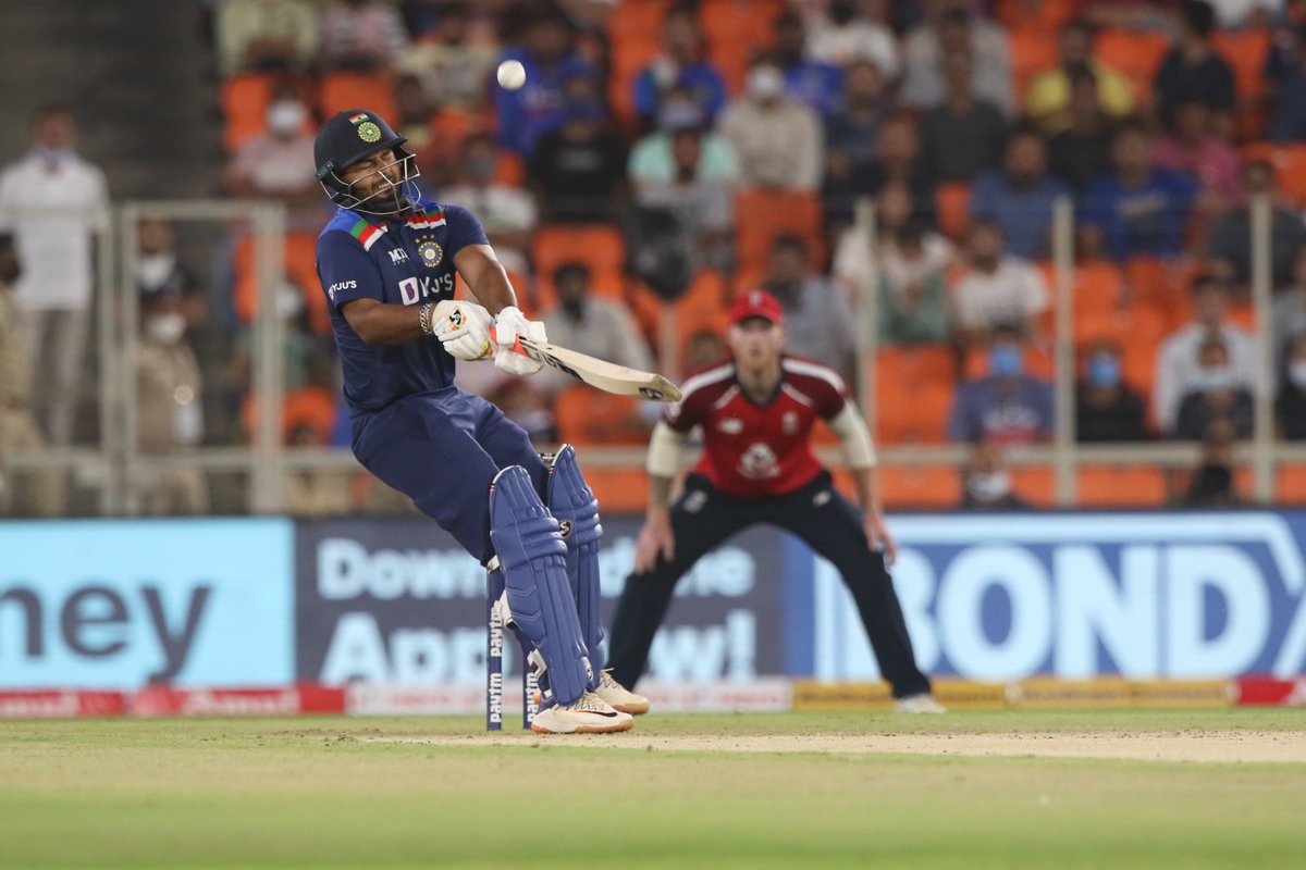 WasimJaffer14's tweet photo. Reverse laps Anderson for four
Reverse laps Archer for Six
This is Rishabh Pants world
We are just living in it
#indvsengt20 #IndvEng https://t.co/34sHYoWtU2