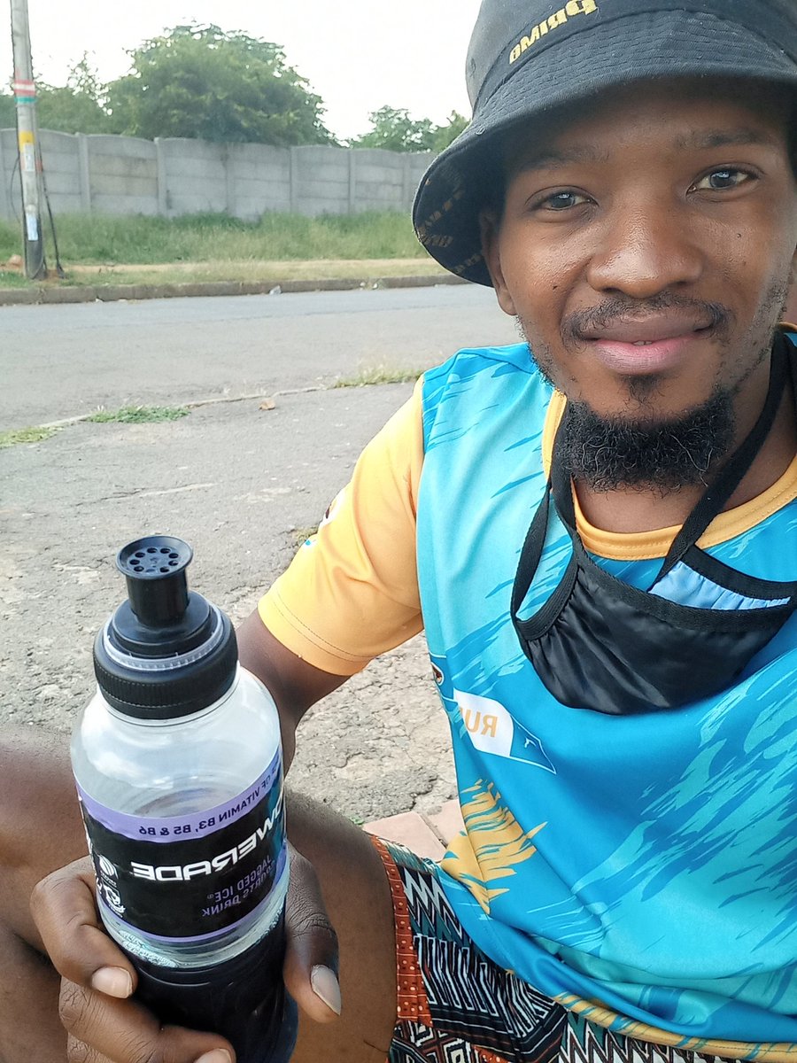 billysigudla1's tweet photo. Need 8km ti reach target of #21km #waterspot and #refreshments =#food #Countdown:
4 days to #Billyturns36 so π π π #running #sbsrunning #athetics #athlete #virtualmarathon #virtualmarathons #sbs #worldmarathon #worldmarathonrunning #worldrunning #roadto36km https://t.co/E8aX7tUcnm