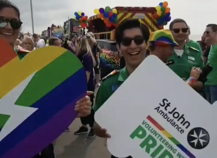 This week's #FridayFeature is <a href="/BrunelFirstAid/">Brunel First Aid</a>, a group of #BrunelStudents interested in learning lifesaving skills. They're also a part of <a href="/stjohnambulance/">St John Ambulance England</a>, so you can take your skills further &amp; volunteer to treat people at events or help the COVID-19 effort.

📷 <a href="/BrunelFirstAid/">Brunel First Aid</a>